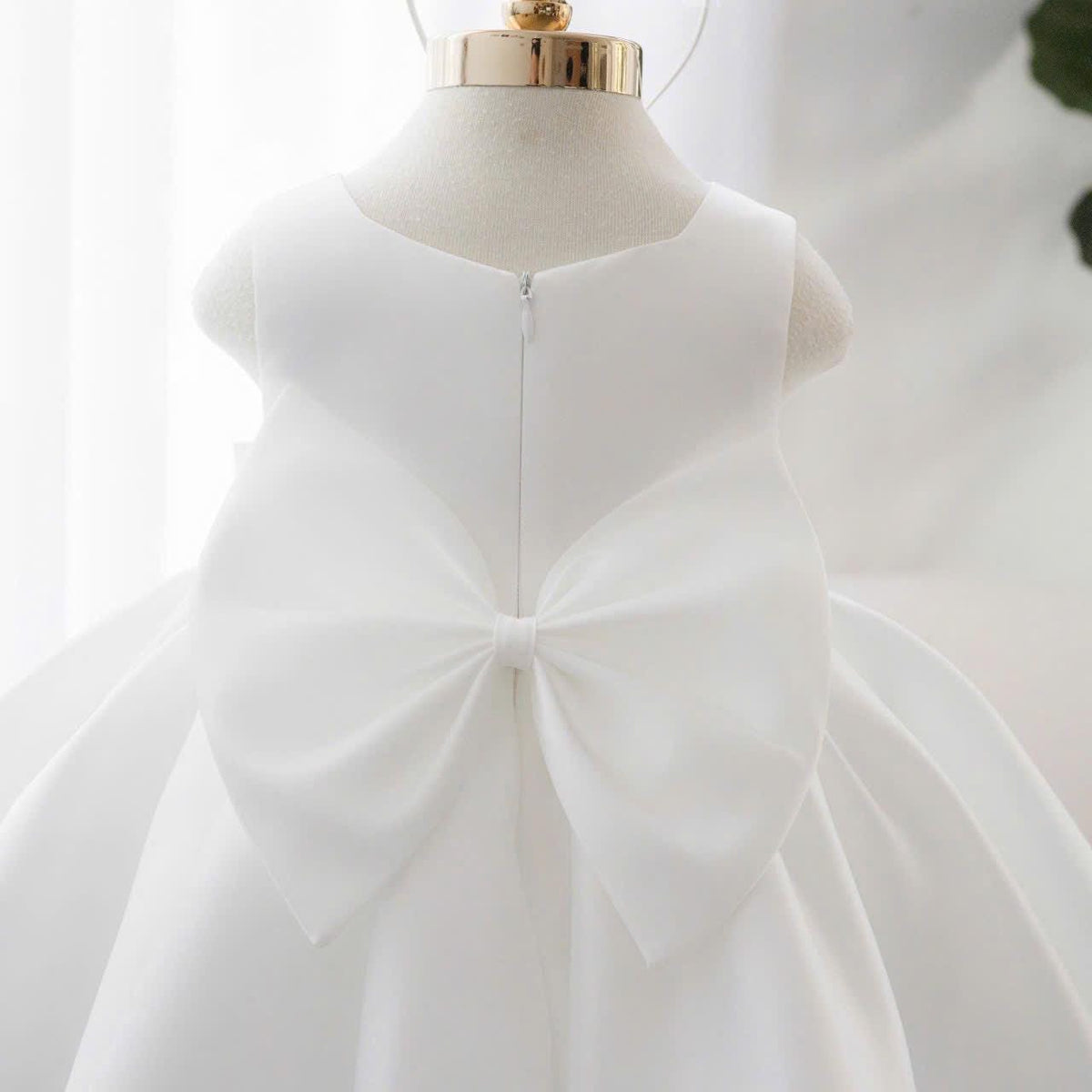 White Flower Girl Dress: Sleeveless Party Gown with Bow & Headband
